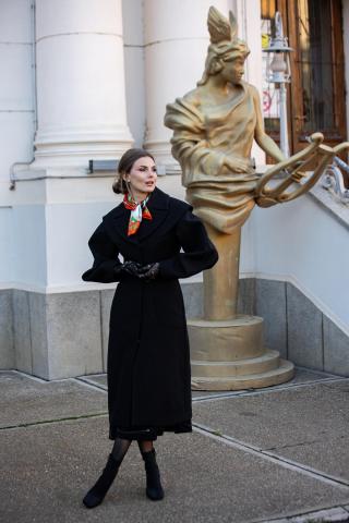 Esarfa de matase Colindul lui Caragiale