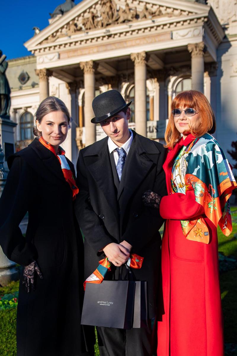 Esarfa de matase Craciun fara Mofturi